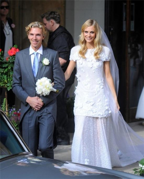 周迅林青霞相隔20年 同穿香奈儿高级定制婚纱