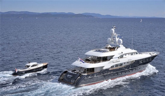 荷兰hakvoort船厂45米三色「my trust」豪华游艇