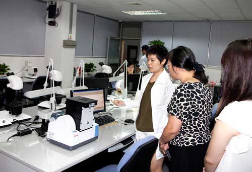 亚洲珠宝JNA创刊人莅临指导星光达珠宝