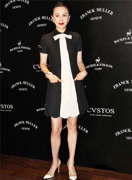 明星衣橱都有"小黑裙" 刘诗诗近日频频黑裙亮相