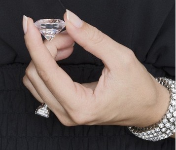 什么是莫桑石啊 b2e0abf6a5dd1e73c9a6e94ae1219711.jpg?_=1408519527265