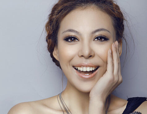 如何迅速缓解黑眼圈 c15f1954f172c6507eceec2c1215fc83.jpg?_=1408937103768