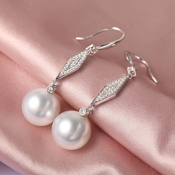 伟德bv1946官网早报｜OpenAI发布Sora 2：AI视频进入GPT-35时刻罗永浩称小米小字是行业陋习三星戒指电池鼓包用户手指被卡就医