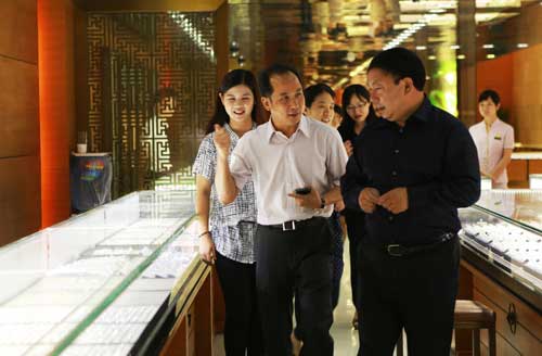 中宝协领导莅临萃华金店参观指导