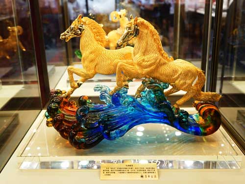 百年品牌萃华金店倾情还原皇室大婚展
