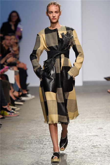 最新时装周衣服 d99935190d58ebcb41caf756bf4ff1e3.jpg?_=1411353147647