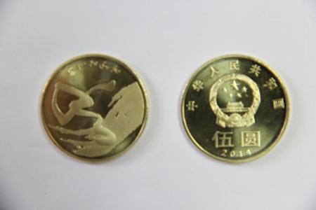 发行数量少直接被收藏
