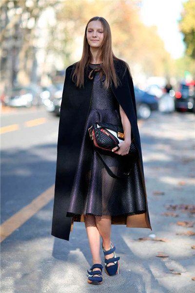 时尚显瘦风衣_和平精英黄金风衣图片