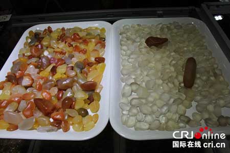 珠宝首饰惊艳西博会 呈现流光溢彩珠宝盛宴