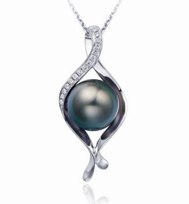周大福黑珍珠：绝泽系列白18K金长青款南洋黑珍珠吊坠（黑色南洋珠）