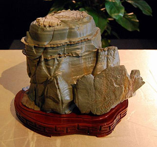 松花石价格价值 松花石产地 怎样挑选松花石毛石 松花石鉴别 宝石图鉴 金投珠宝 金投网 松花石价格价值 松花石产地 怎样挑选松花石毛石 松花石鉴别 宝石图鉴 金投珠宝 金投网