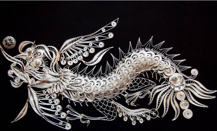 苗族银饰的图片