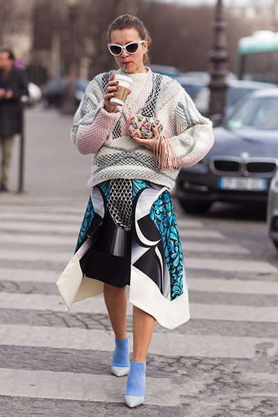 欧美潮人街拍轮番登场 混搭风潮碰撞出时尚火花