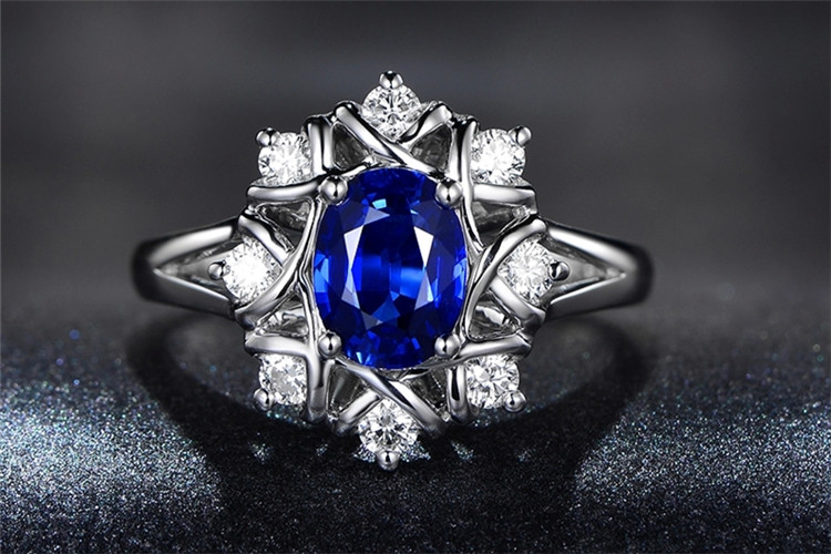 米莱珠宝18k金1.35克拉皇家蓝宝石结婚定制戒指_珠宝图片