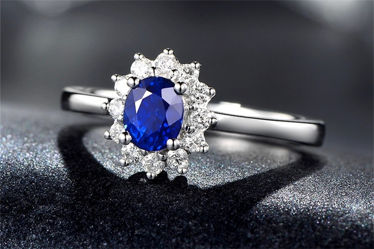 米莱珠宝18k金0.65克拉天然蓝宝石结婚定制戒指_珠宝图片