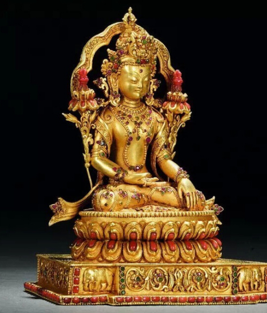 清乾隆纯金阿閦佛收藏鉴赏