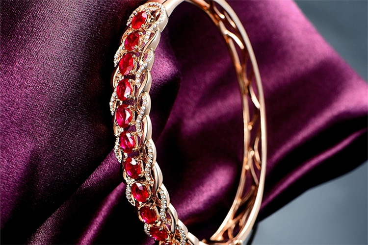 品质珠宝18k金 25d3c08cdcc091a2580b36c819f90535.jpg