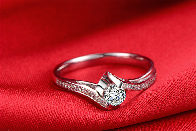 恒久之星白18k金0.46克拉定制钻石戒指_珠宝图片