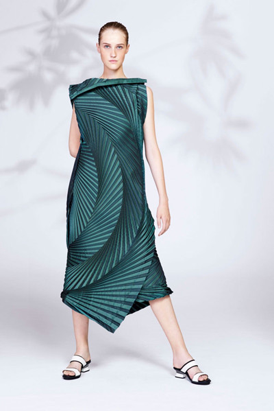 issey miyake释出2016早春度假系列时尚型录