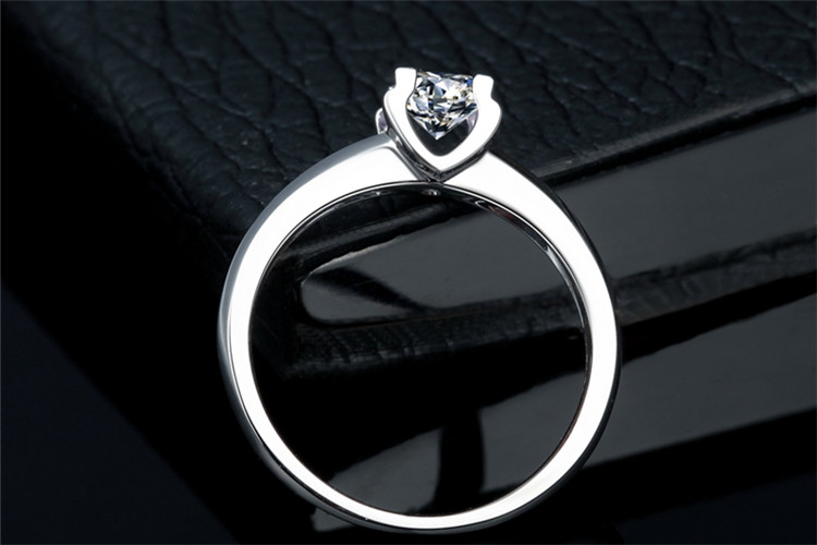 珂兰钻石白18k金简爱经典求婚钻石戒指_珠宝图片