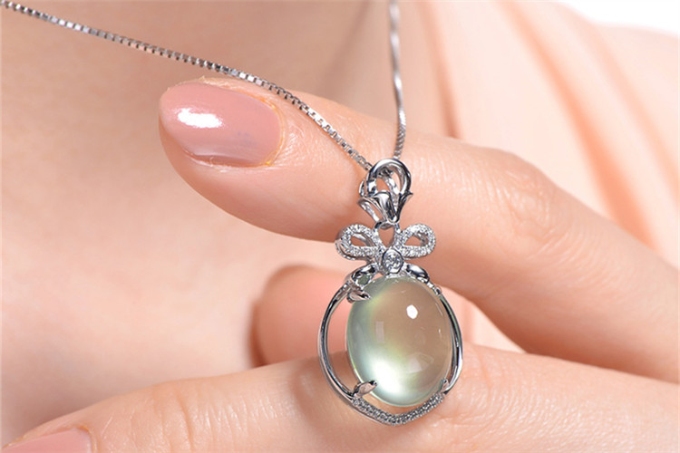 恒久之星珠宝花魅白18k金葡萄石群镶排钻项链_珠宝图片