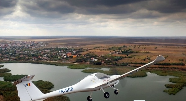 全新的da20同样是一架气质型和动力型私人飞机.