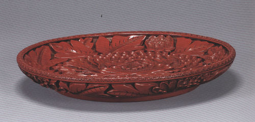 漆器收藏与鉴赏：张成款剔红牡丹图盘