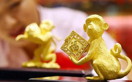 黄金售价1天1涨大妈炒黄金言称解套