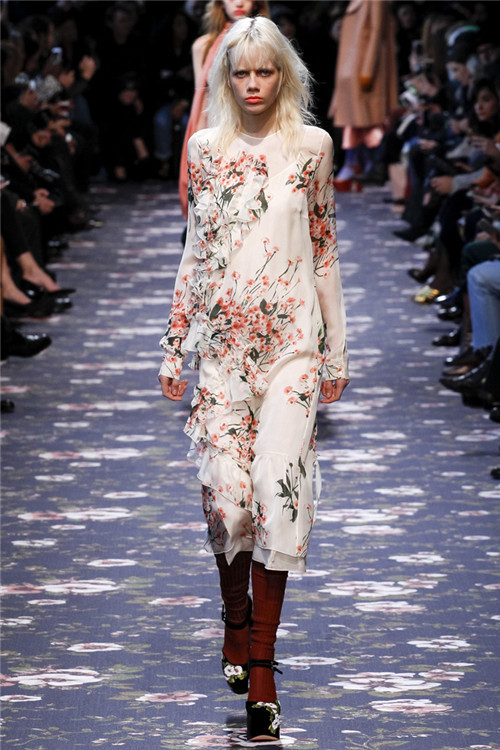 rochas服装品牌于巴黎时装周发布2016秋冬系列