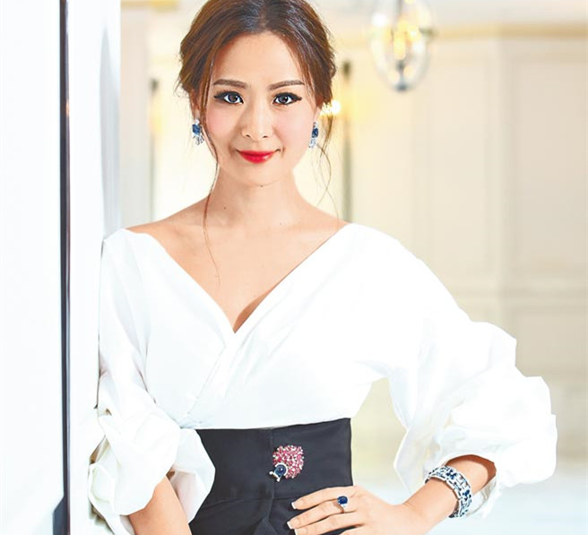 孙芸芸戴宝格丽超sexy 珠宝展奢华贵气登台