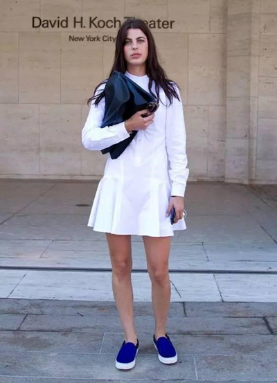 白衬衫里面穿什么内衣_保安穿里面白衬衫图片(3)