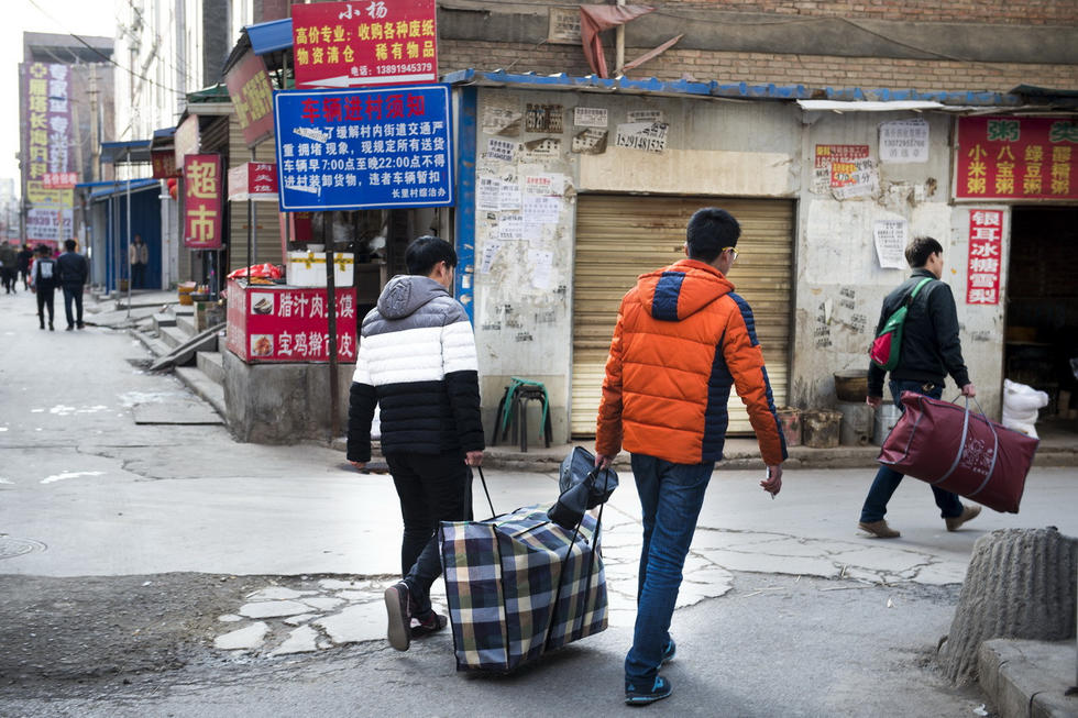 黄岛人口最集中的地方_黄岛金沙滩(2)