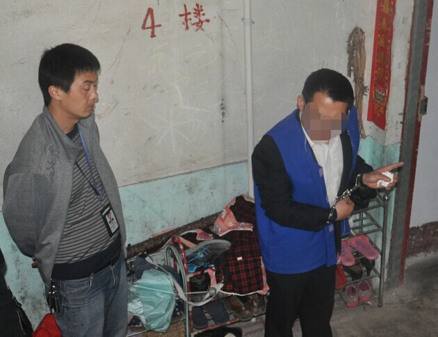 中学教师杀妻后潜逃20年 开公司开的红红火火