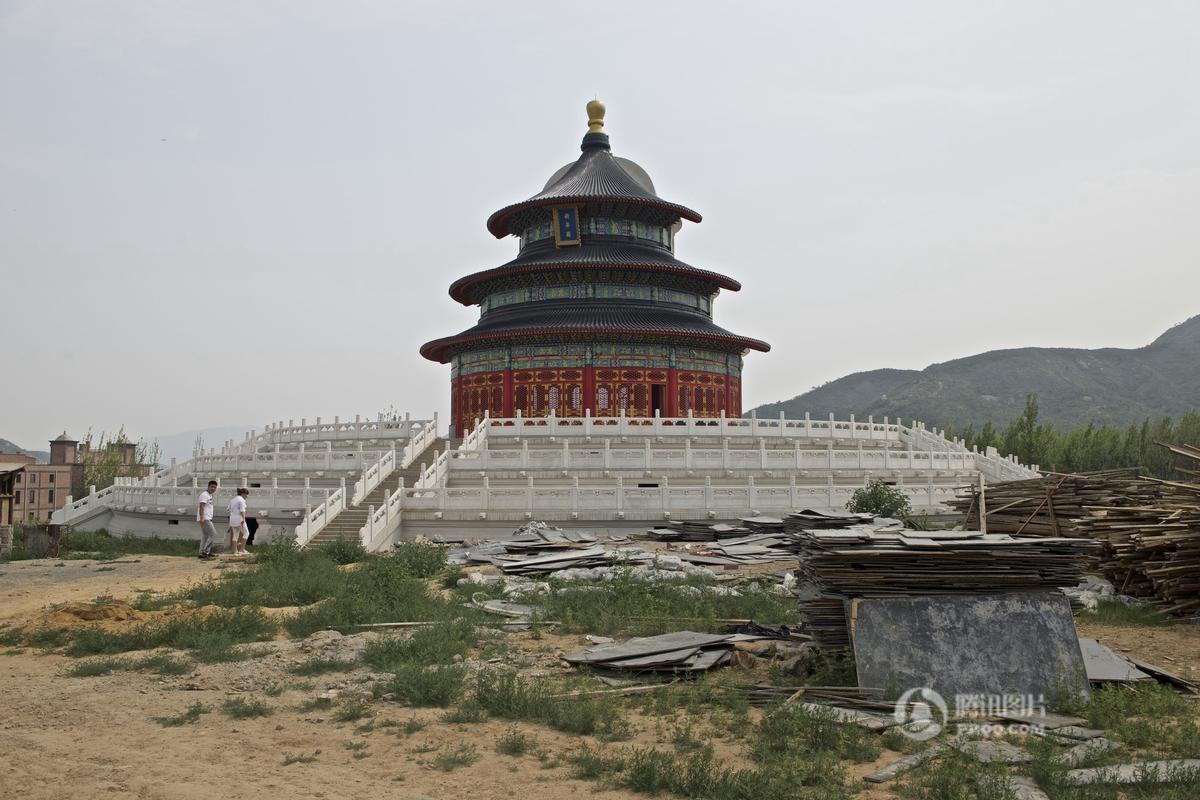 河北石家庄现"中美合体楼" 被吐槽是阴阳楼