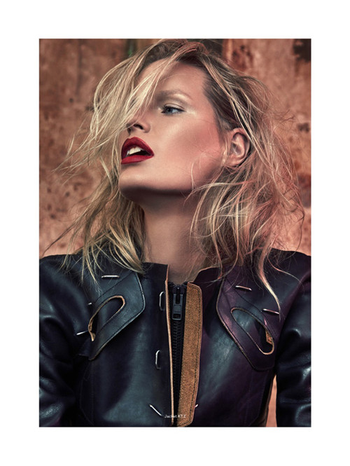 超模caroline winberg登上《archetype》杂志封面