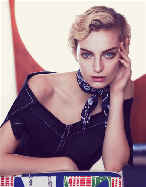 超模rose smith为《how to spend it》杂志时尚大片