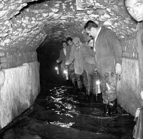 古罗马马克西姆下水道(cloaca maxima,意为"伟大的下水道") 约建于