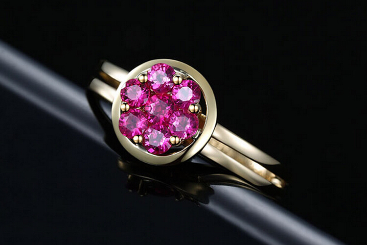 宝石类型:红宝石 款式:戒指 镶嵌材质:k黄金镶嵌宝石 品牌:enzo  2/ 5