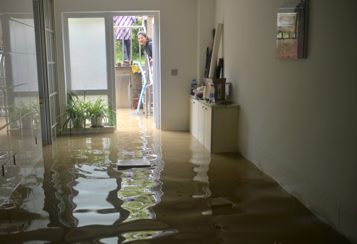 沈阳遭遇30年来最大降水 居民家中积水严重-第2页