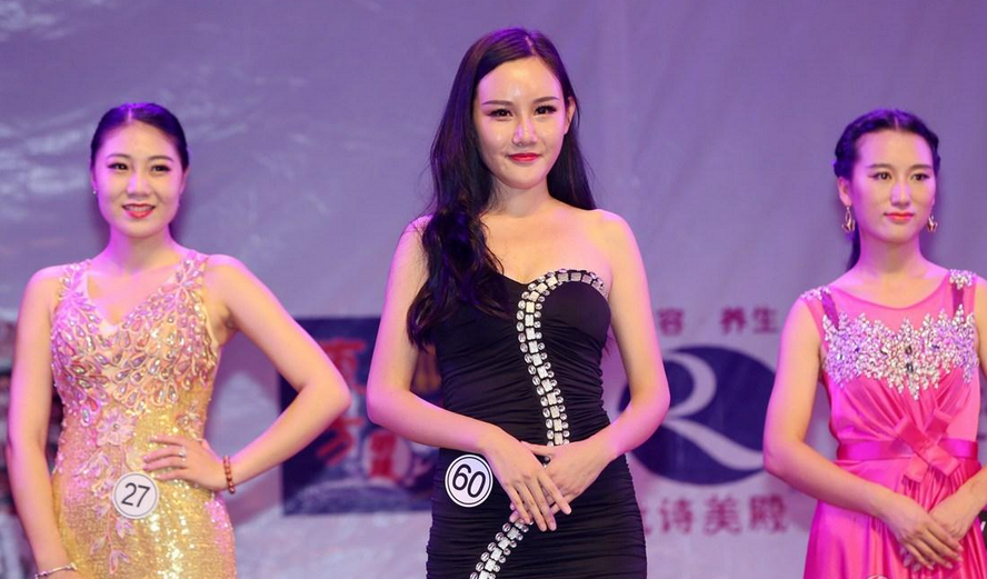 2016年8月,李圆圆登上决赛的舞台,获得胸模大赛亚军.