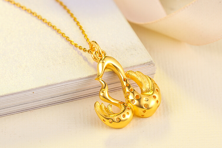 周六福珠宝999足金缕空天鹅磨砂吊坠_珠宝图片