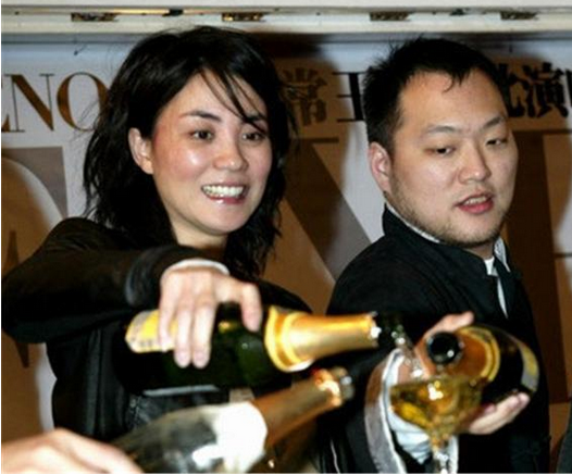 早前,王菲将于今年年底开演唱会的消息得到其经纪人陈家瑛证实,个唱