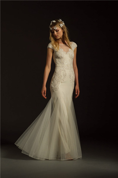 英国时尚服装品牌temperleylondon(坦波利·伦敦)释出2017秋冬婚纱