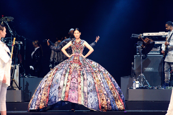 施华洛世奇以璀璨仿水晶点亮亚洲首秀舞台