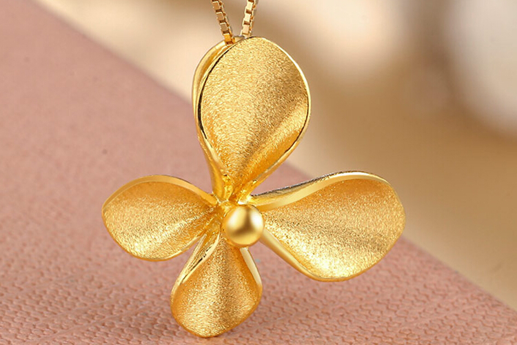 周六福珠宝黄金叶子项链_珠宝图片-金投网 (手机金投网 m.cngold.org)