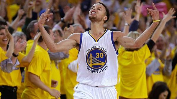 库里单场命中13记三分球 独享NBA三分记录!