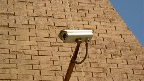 酒店摄像头对床铺 这和偷窥王有何区别?