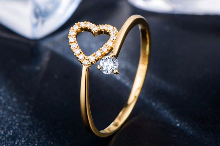 周六福珠宝黄18k金钻石心连心戒指_珠宝图片