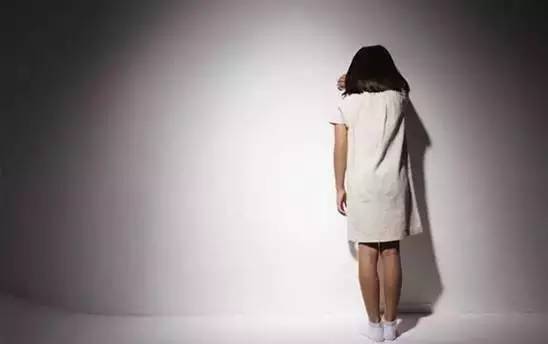 妈妈一巴掌8岁女儿没了 这个动作竟能害死人！