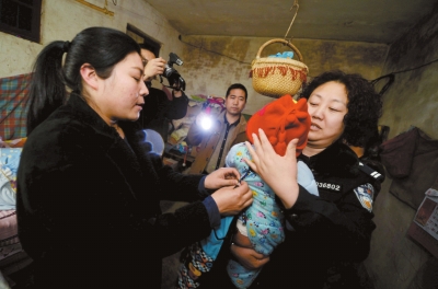 卖亲生女儿买猫 为了买猫竟然卖掉自己的亲生女儿良心何在？